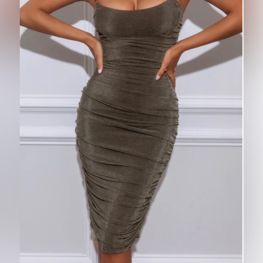 STRAPLESS RUCHED MIDI DRESS - Picture 2 of 5